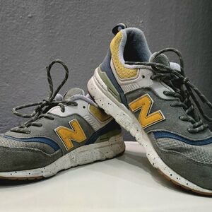 New Balance Gray & Yellow Sneakers